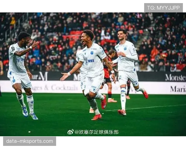 雷恩近期状态出现起伏，联赛战绩暴露球队防守稳定性不足